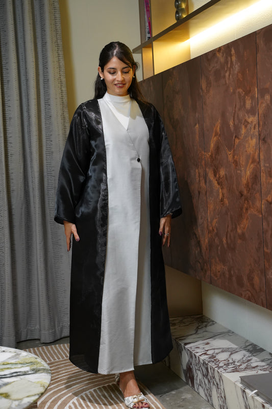 Sheikha in Black